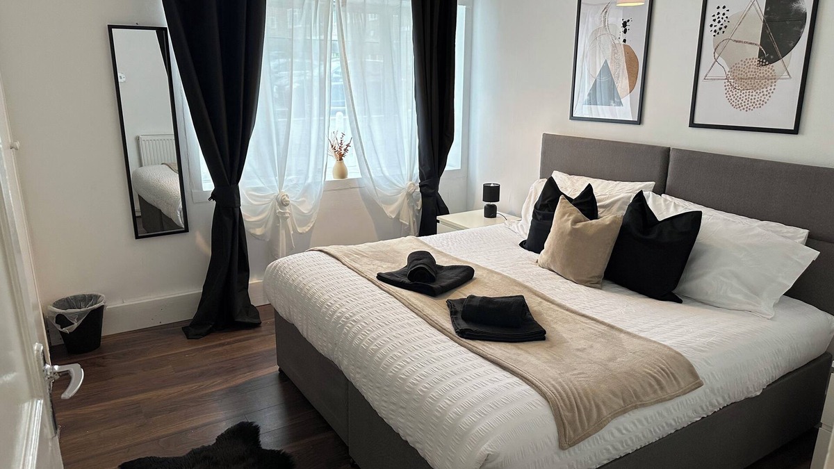 Wimbledon Park Apartment | Homely 2 Bedroom 4mins from Wimbledon station