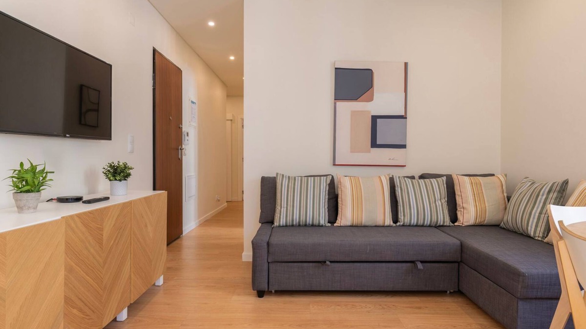 Santa Isabel Apartment | Homely 2BDR Apartment w/Terrace by LovelyStay