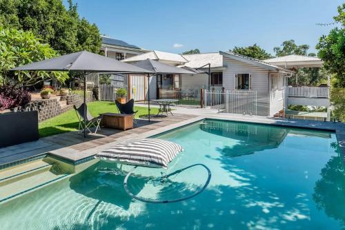 Bardon House | Homely Hideaway Bardon
