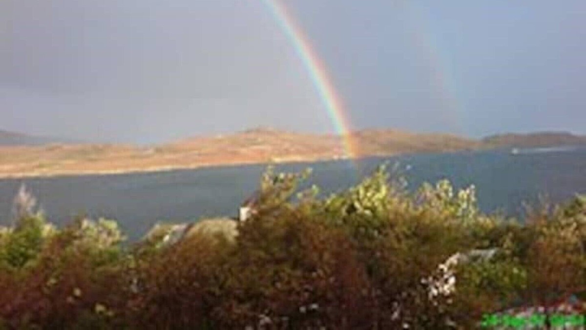 Flashader Cottage | Homely holiday Cottage with stunning loch views.