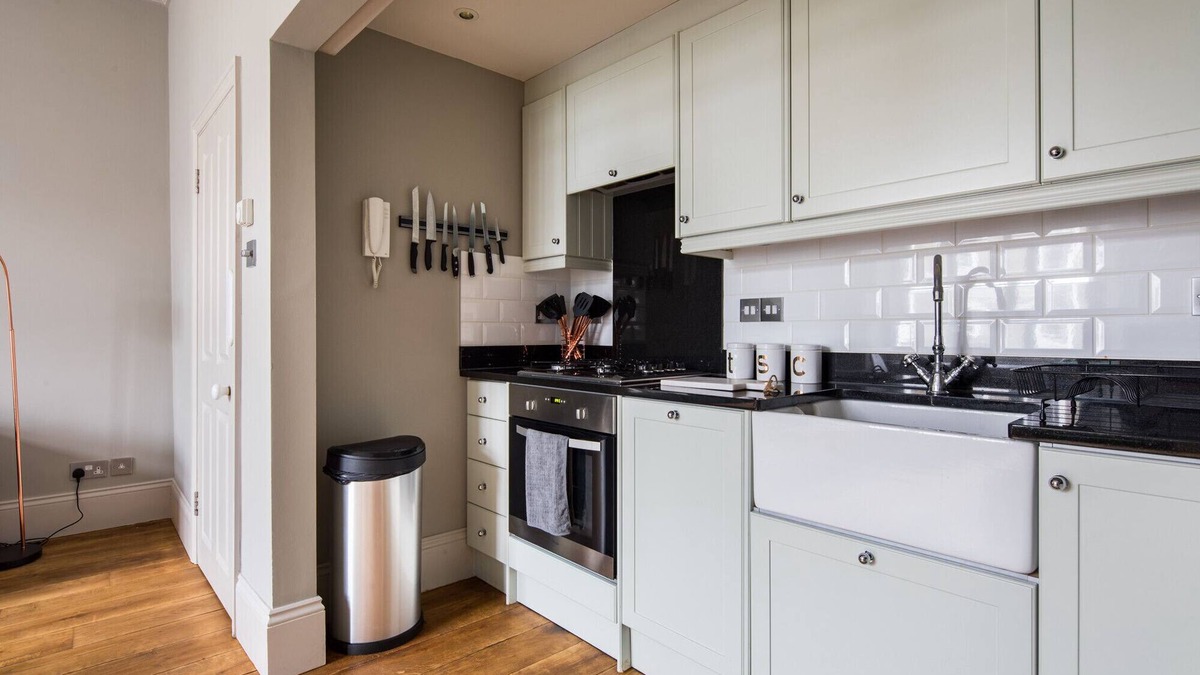 Primrose Hill House | Homely Parkside Apartment in Primrose Hill