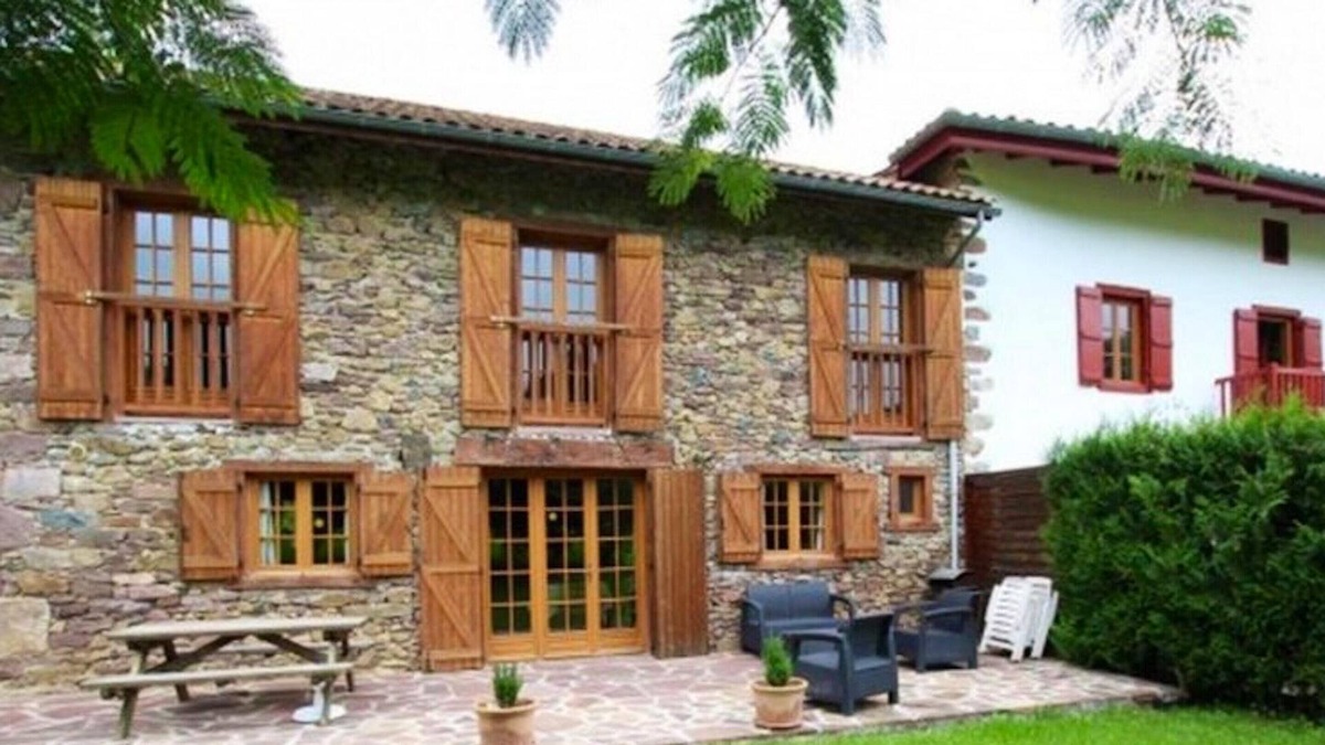 Saint-Etienne-de-Baigorry House | Homerez - Superb house for 6 pers. with garden in Saint-Étienne-de-Baïgorry