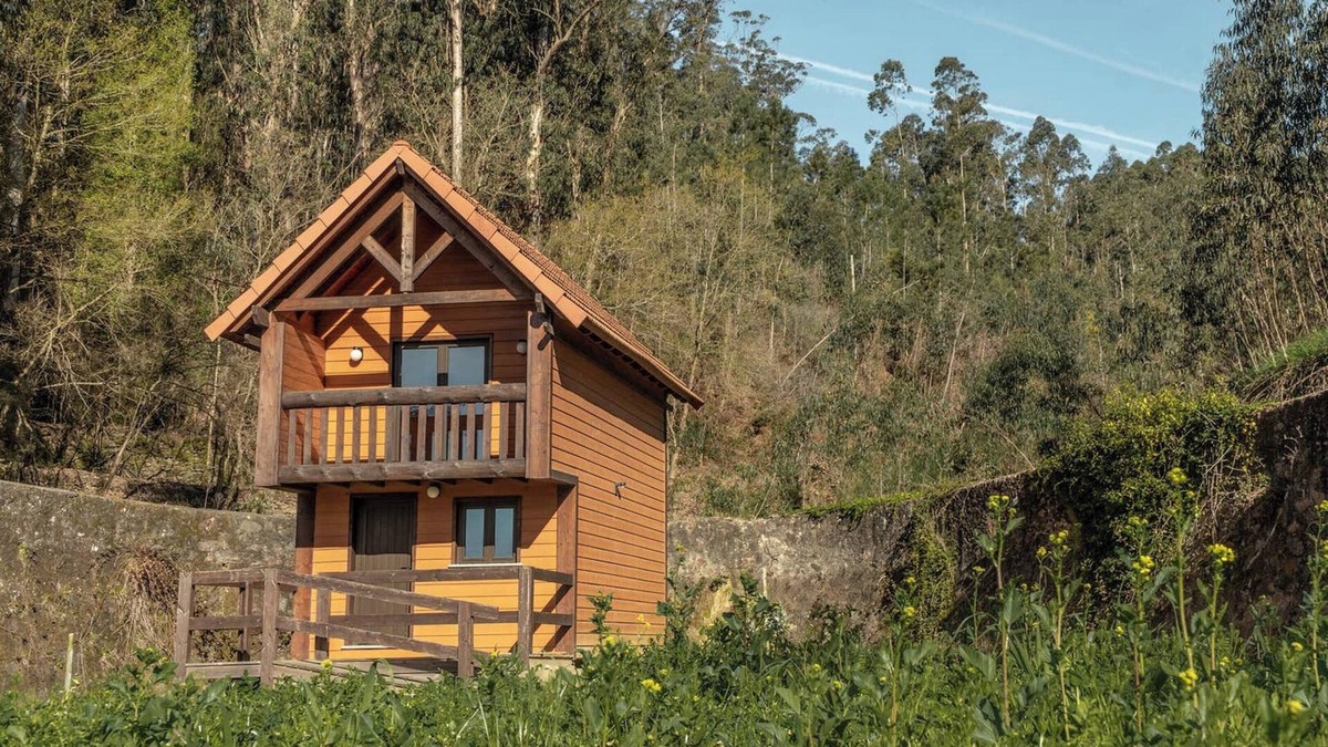 Branca Ski Chalet | Homerez - Charming Chalet in Branca, Shared Pool