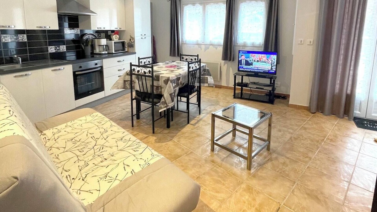 Prats-de-Mollo-la-Preste Apartment | Homerez - Nice appartement for 3 ppl. with terrace at Prats-de-Mollo-la-Preste