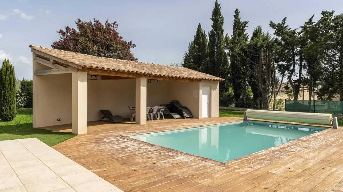 Saint-Laurent-La-Vernede Villa | Homerez - Villa Saint-Laurent-la-Vernède