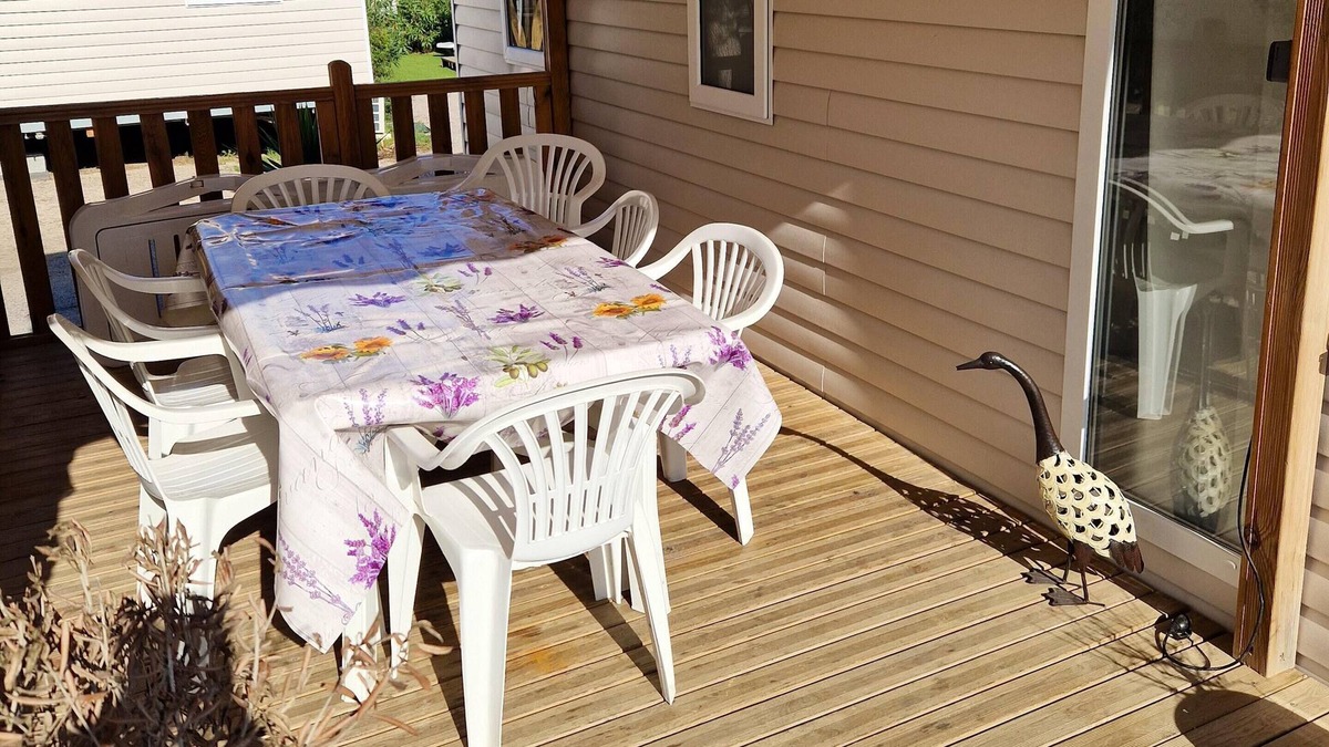 La Cote Radieuse House | Homerez - 100 m away from the beach! Nice bungalow for 6 ppl. with shared pool