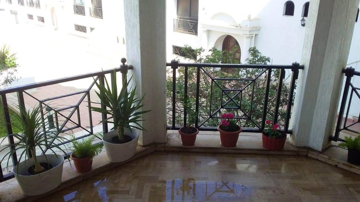 Ain Diab Apartment | Homerez - 100 m away from the beach! Appartement for 4 ppl. with shared pool
