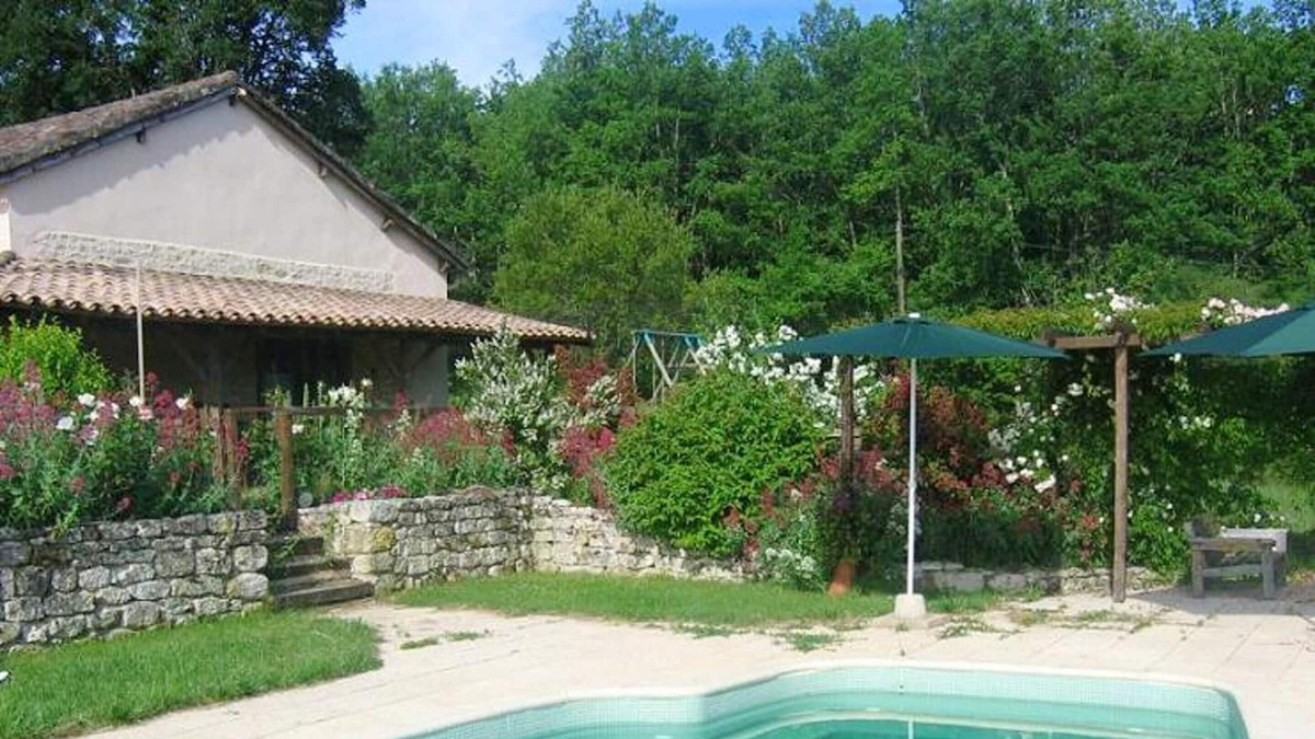Castelnau-Montratier-Sainte-Alauzie Villa | Homerez - Amazing villa for 14 ppl. with swimming-pool at Castelnau-Montratier