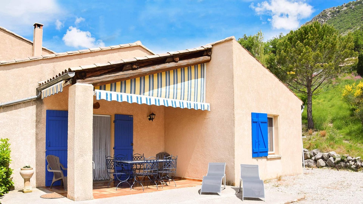 La Roche-sur-le-Buis Apartment | Homerez - Amazing apartement for 6 ppl. with shared pool at La Roche-sur-le-Buis