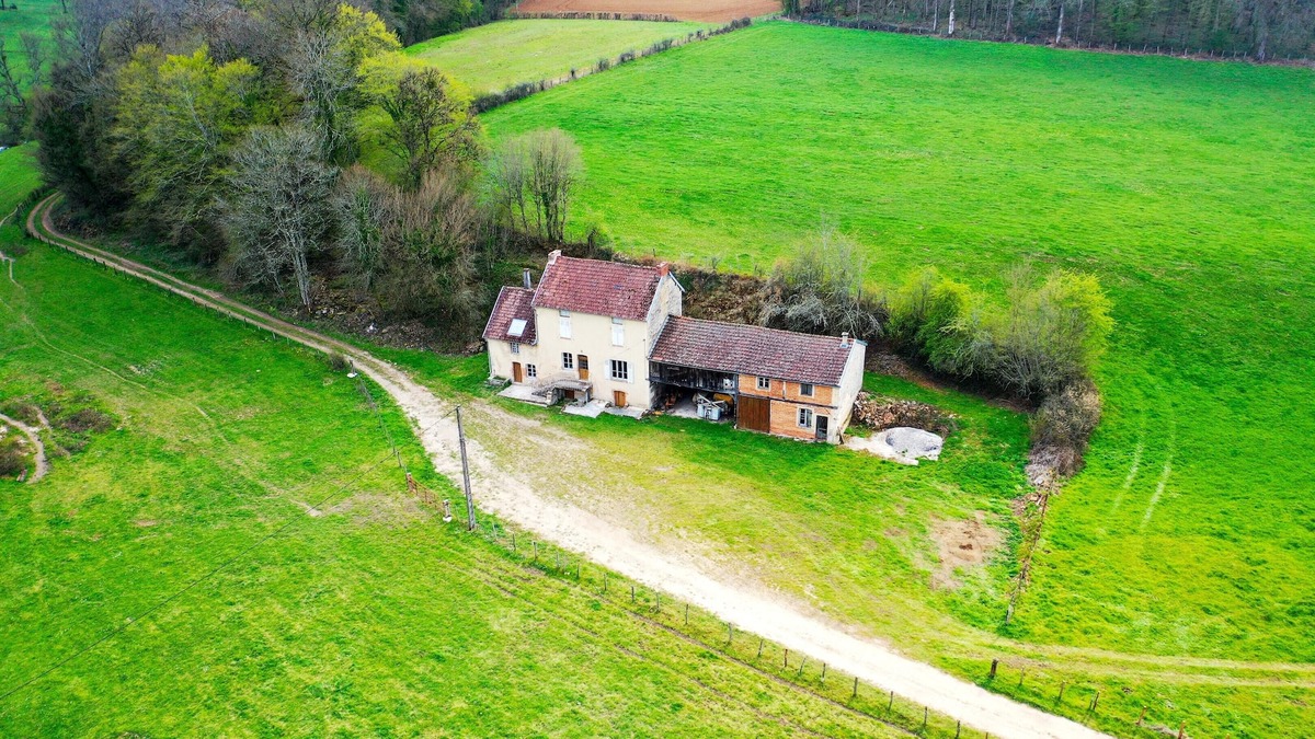 Bremur-et-Vaurois House | Homerez - Amazing house for 7 ppl. at Brémur-et-Vaurois