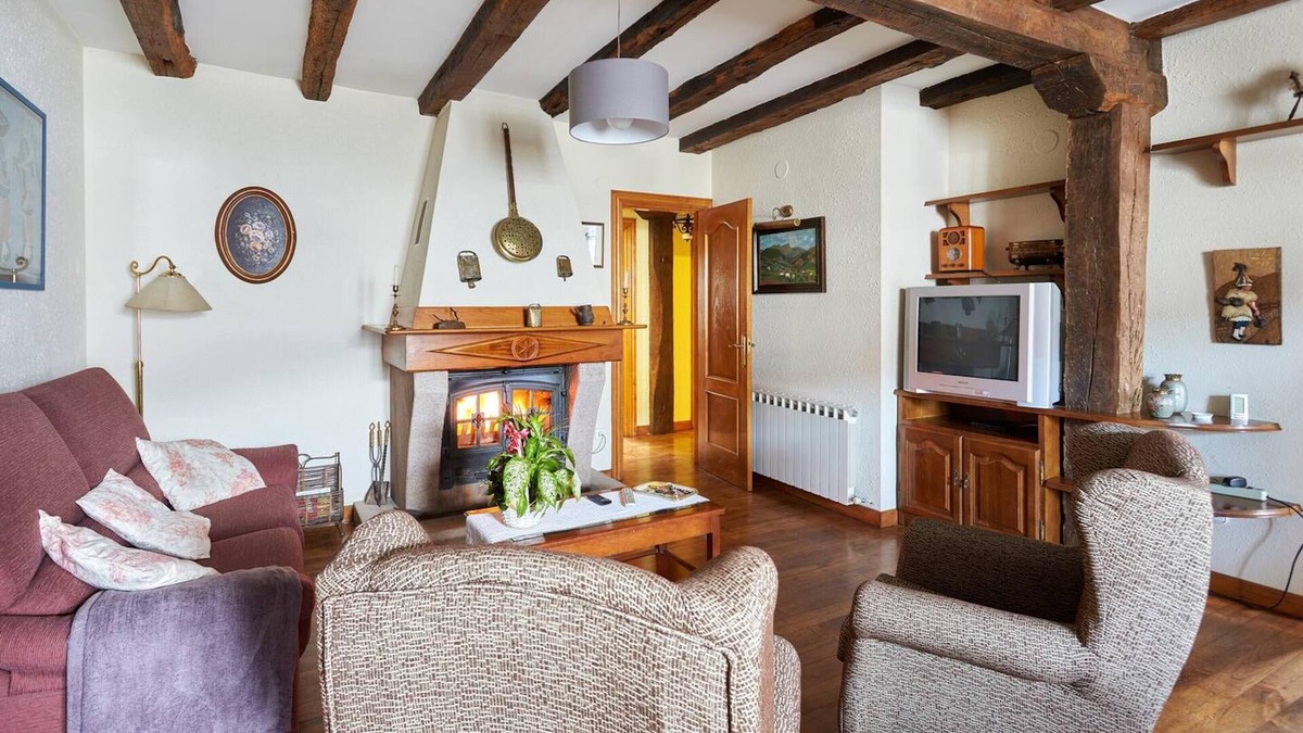Baztan Apartment | Homerez - Amazing appartement for 6 ppl. with balcony at Berroeta