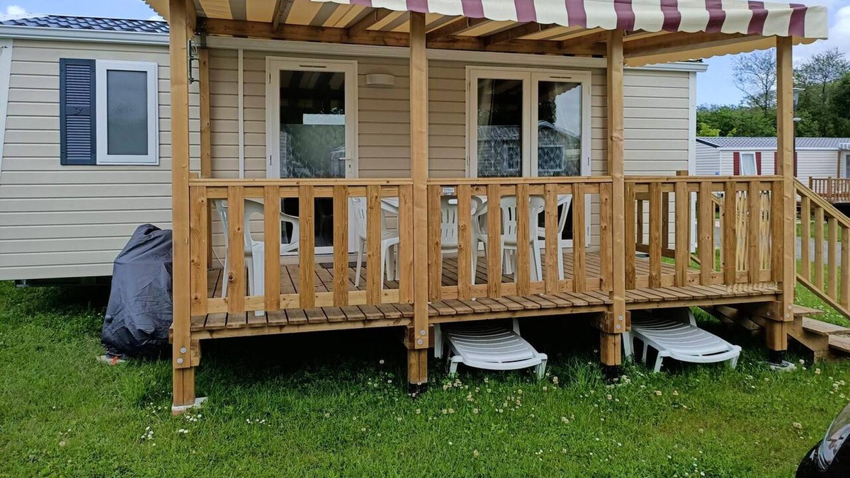 Coulanges House | Homerez - Amazing bungalow for 6 ppl. with shared pool and terrace at Onzain