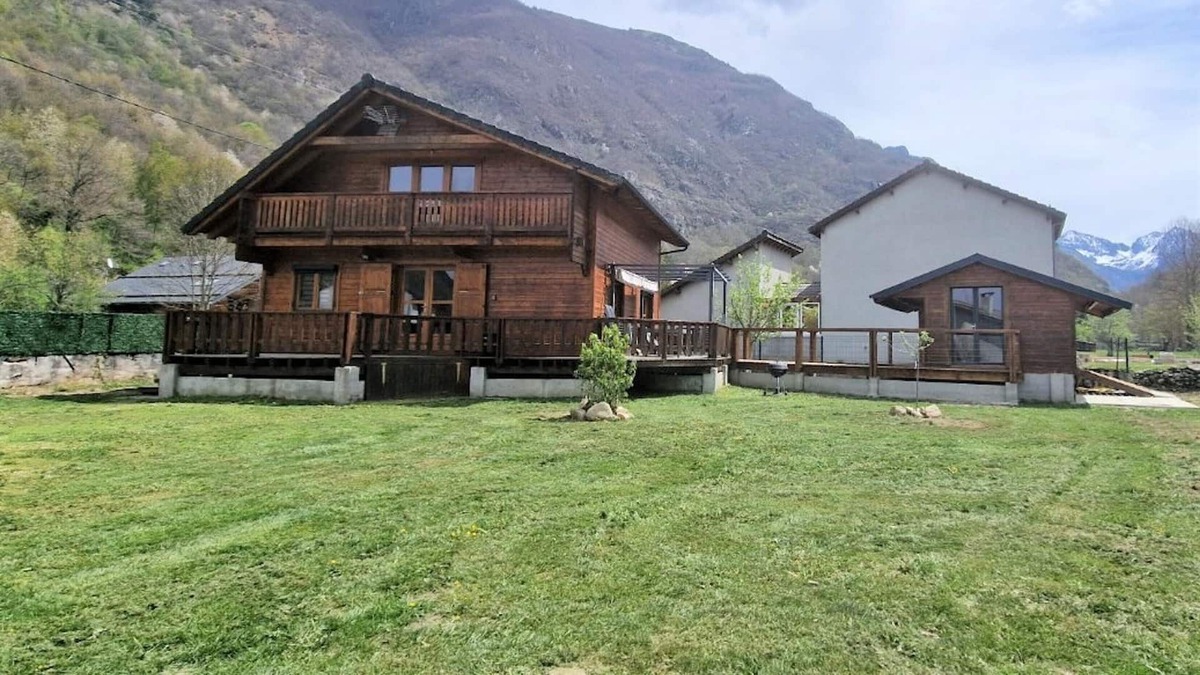 Orlu Ski Chalet | Homerez - Amazing chalet for 10 ppl. with jacuzzi, terrace and balcony at Orlu