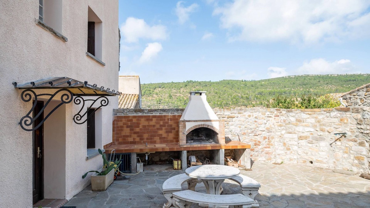 Albas House | Homerez - Amazing house for 6 ppl. with garden and terrace at Albas