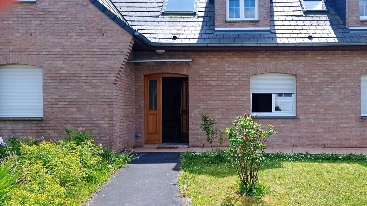 Marcoing House | Homerez - Amazing house for 6 ppl. with garden and terrace at Marcoing
