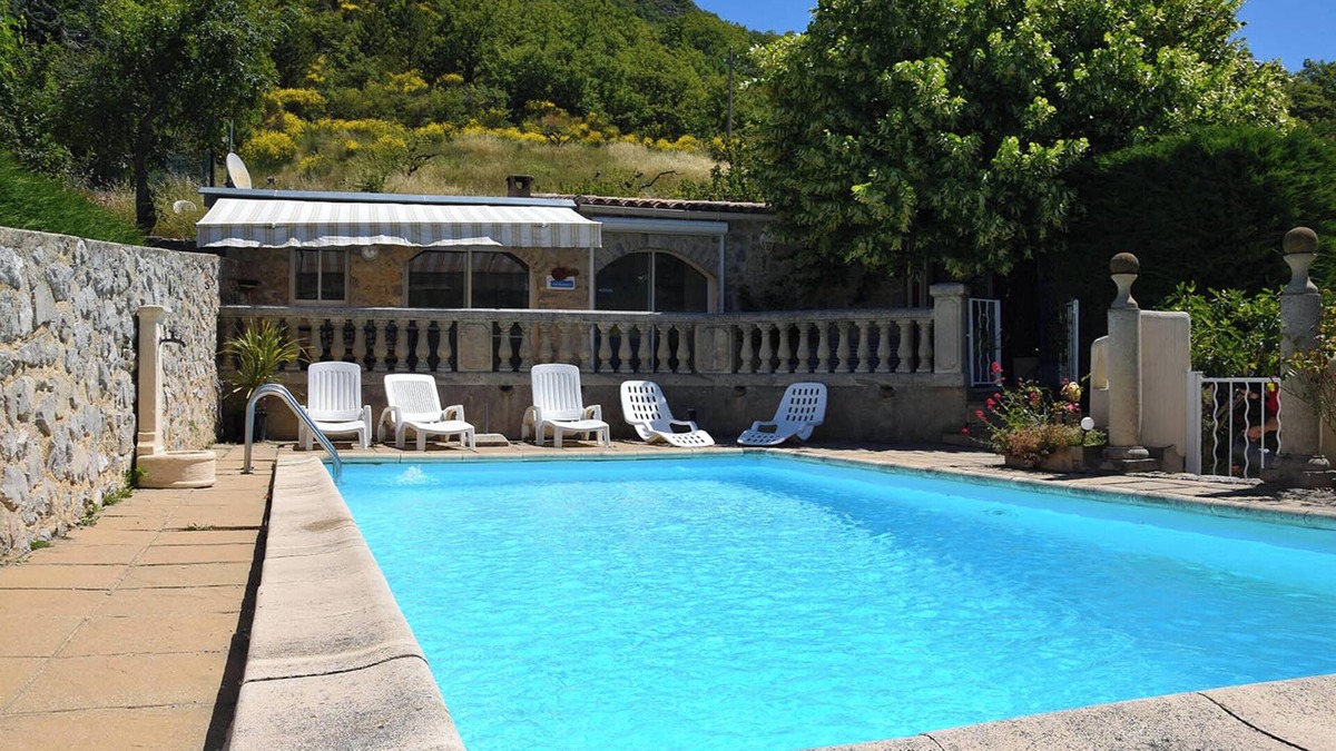 La Roche-sur-le-Buis Apartment | Homerez - Apartment in La Roche-sur-le-Buis.