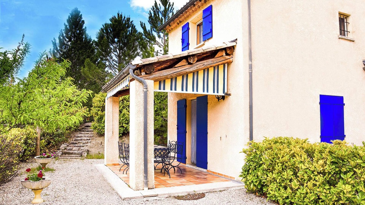 La Roche-sur-le-Buis Apartment | Homerez - Apartment in La Roche-sur-le-Buis