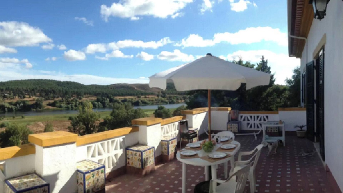 Praia do Ribatejo Apartment | Homerez - Apartment at Praia do Ribatejo