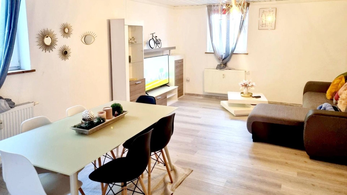 Gross-Rohrheim Apartment | Homerez - Apartement for 8 ppl. with terrace at Groß-Rohrheim, Groß-Rohrheim