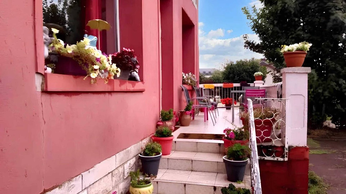 Chateaudun Apartment | Homerez - Apartment Châteaudun