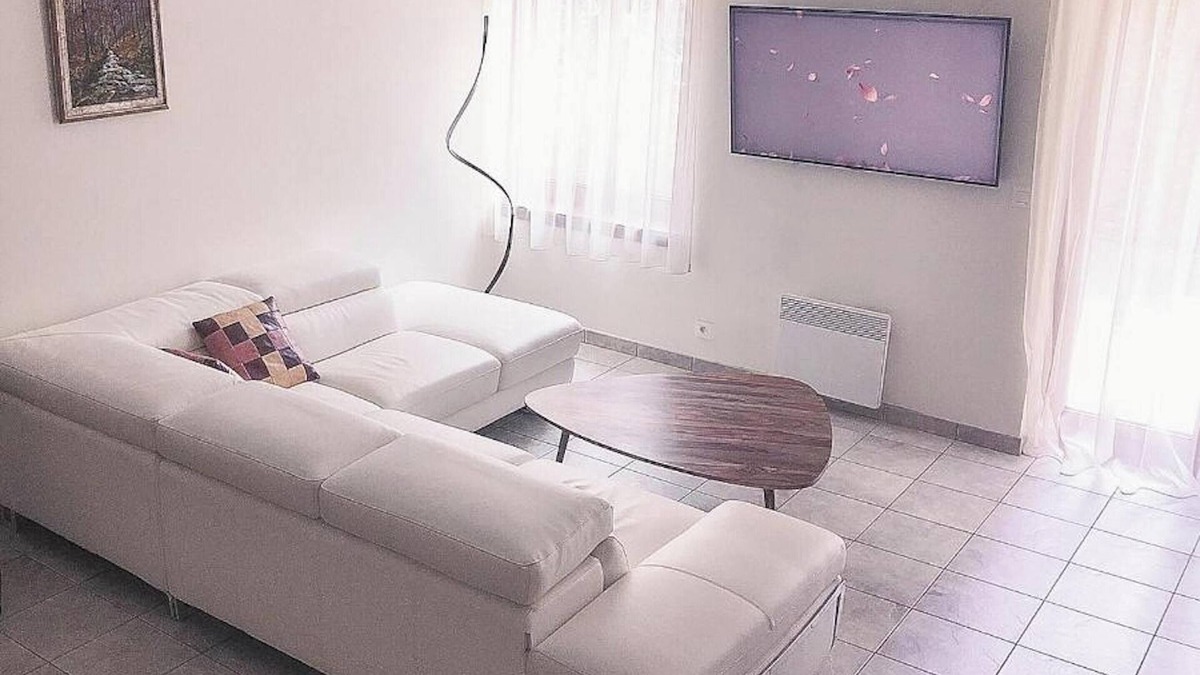 Florenville Apartment | Homerez - Apartment in Florenville