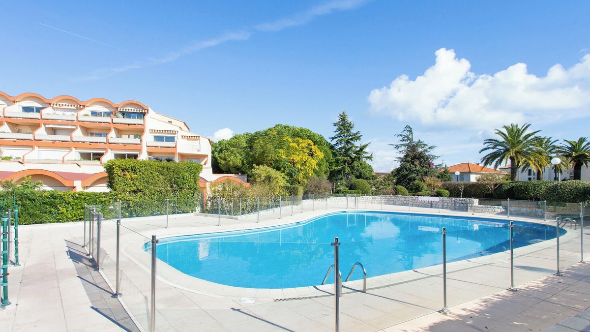 Plaine de la Brague Apartment | Homerez - Apartment in Antibes