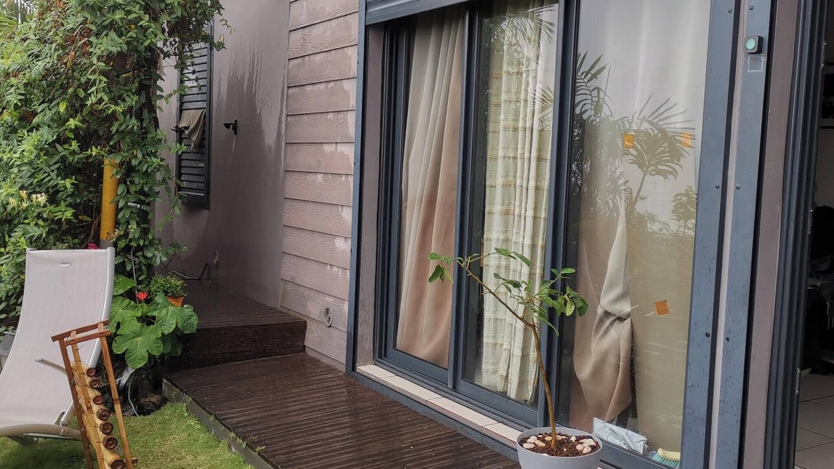Piton Saint-Leu Apartment | Homerez - Apartment in Saint-Leu, sea view