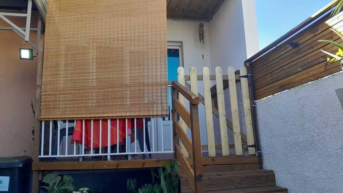 Petite-ÃŽle Apartment | Homerez - Apartment in Saint-Joseph.