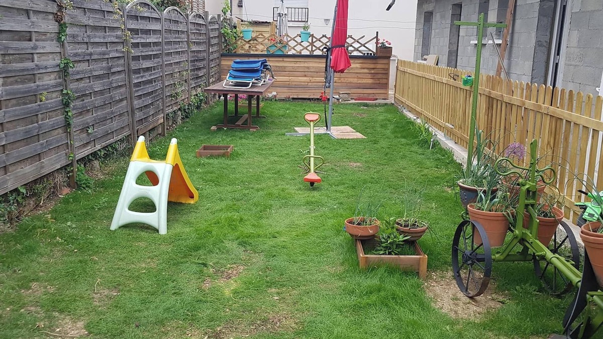 Montmuzard Apartment | Homerez - Apartment with garden, Dijon.