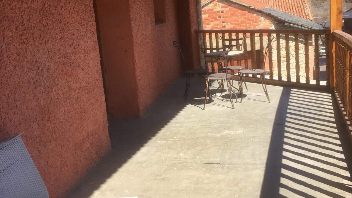 Bellver de Cerdanya Apartment | Homerez - Appartement for 8 ppl. with terrace and balcony at Bellver de Cerdanya