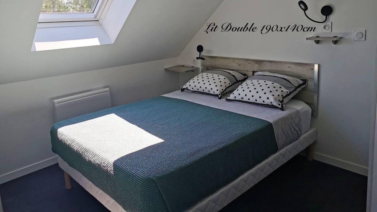 Le Vivier-sur-Mer Apartment | Homerez - Appartement for 4 ppl. with garden and terrace at Le Vivier-sur-Mer
