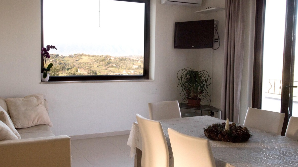 Caiazzo Apartment | Homerez - Appartement for 5 ppl. with shared pool and garden at Bosco di Caiazzo