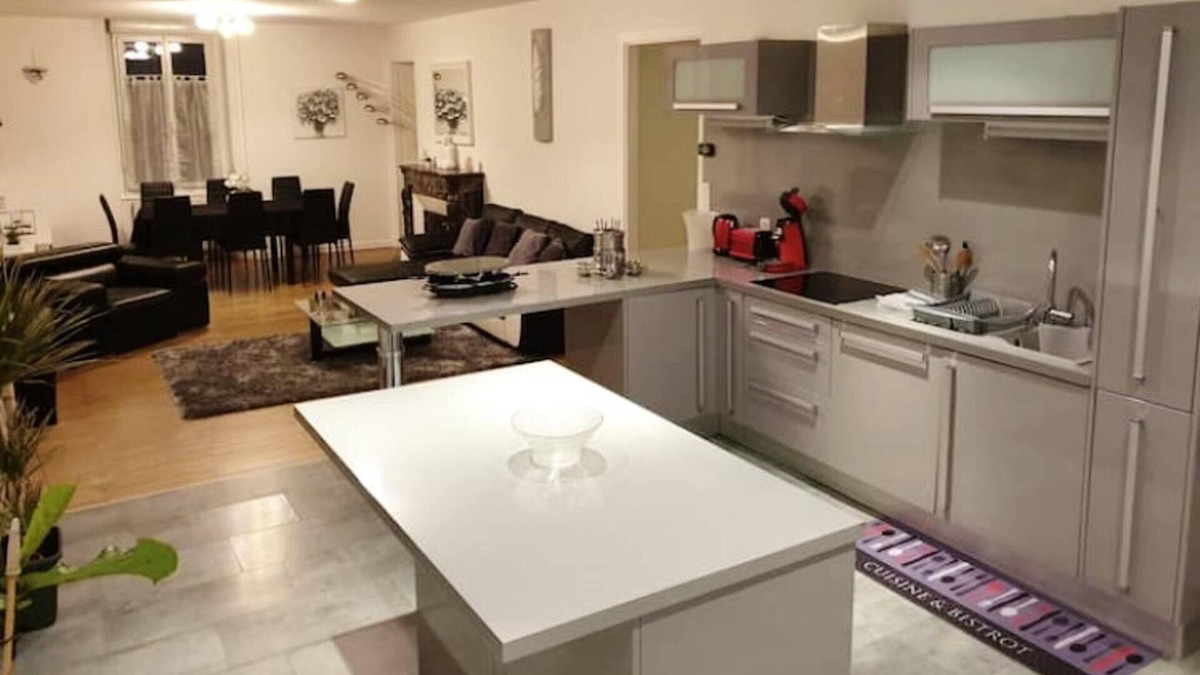 Morez Apartment | Homerez - Appartement 14 km away from the slopes for 8 ppl. at Hauts-de-Bienne