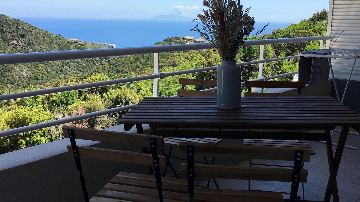 Ville-di-Pietrabugno Apartment | Homerez - Appartement 2 km away from the beach for 4 ppl. with terrace at Bastia