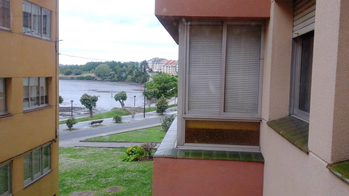 Cambre Apartment | Homerez - Appartement 5 km away from the beach for 4 ppl. with balcony at Cambre