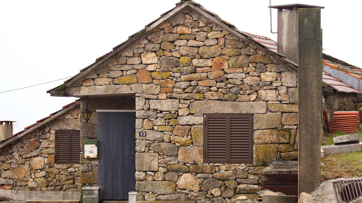 Montalegre House | Homerez - Beautiful house for 5 ppl. with terrace at Paredes do Rio