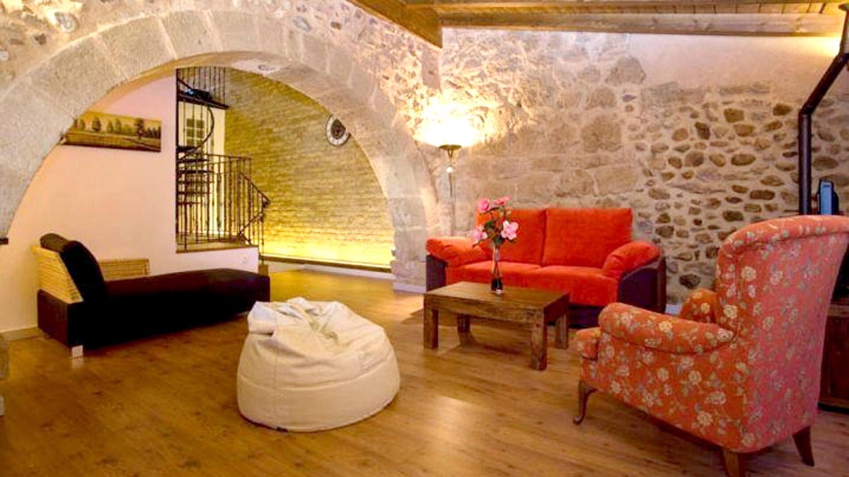 Villalpando Apartment | Homerez - Beautiful appartement for 8 ppl. with balcony at Villalpando