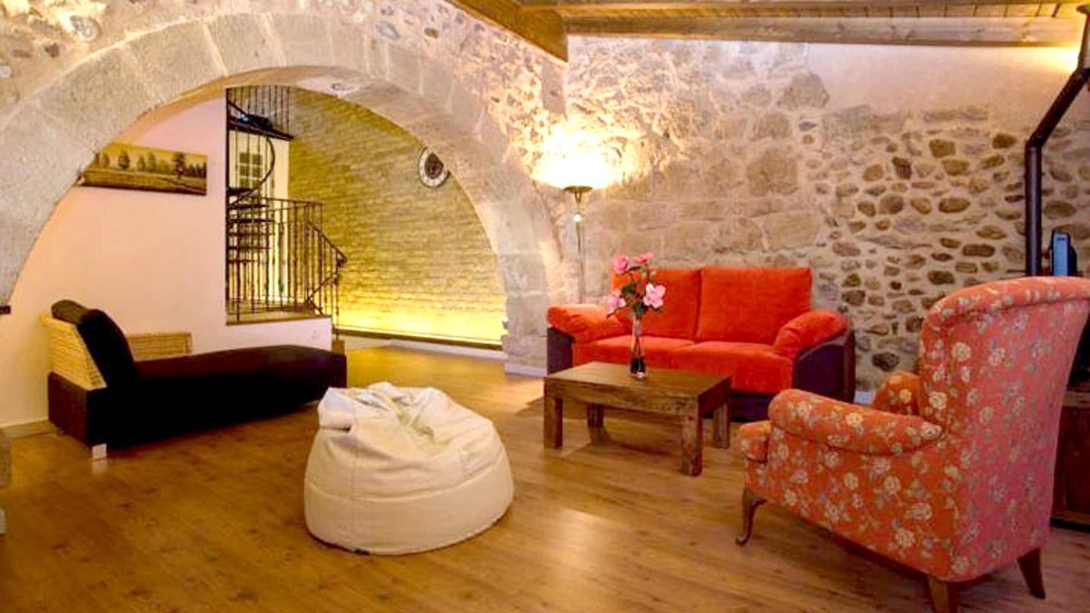 Villalpando Apartment | Homerez - Beautiful appartement for 8 ppl. with balcony at Villalpando