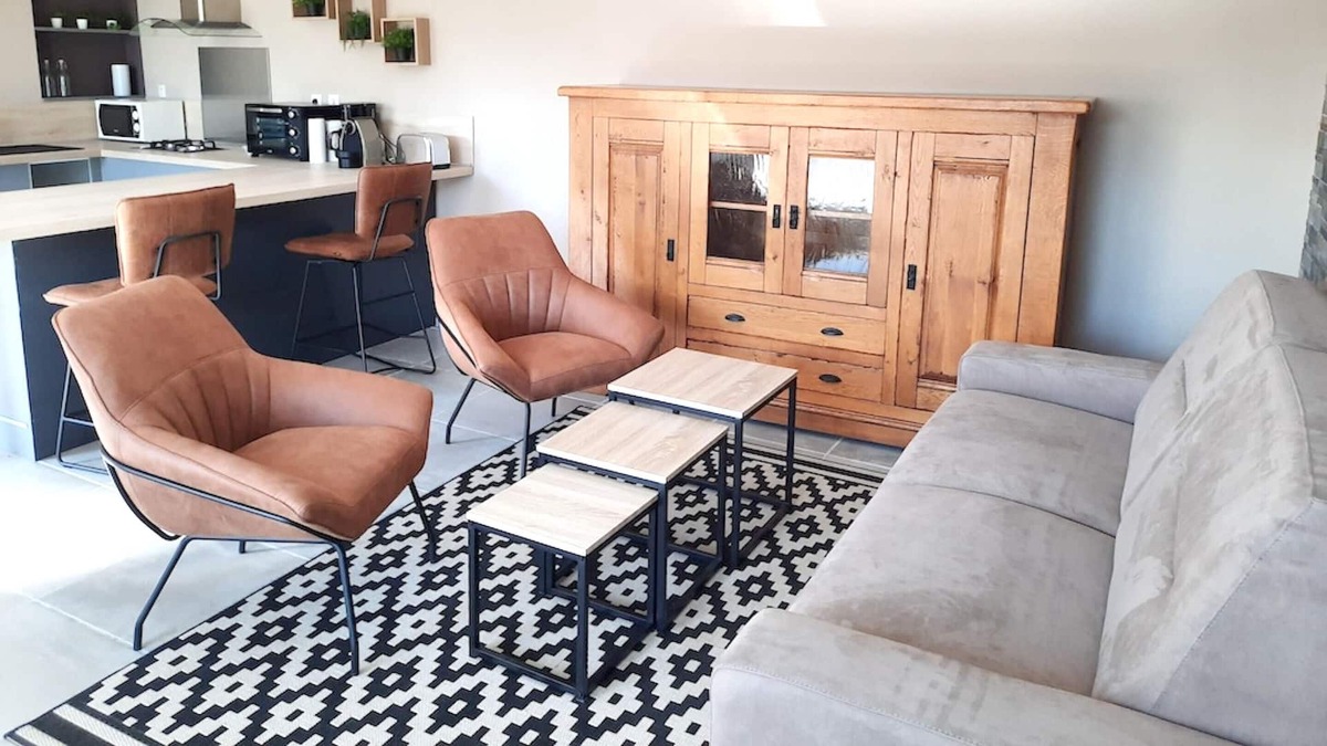 Pelissanne Apartment | Homerez - Beautiful appartement for 4 ppl. with terrace at Pélissanne