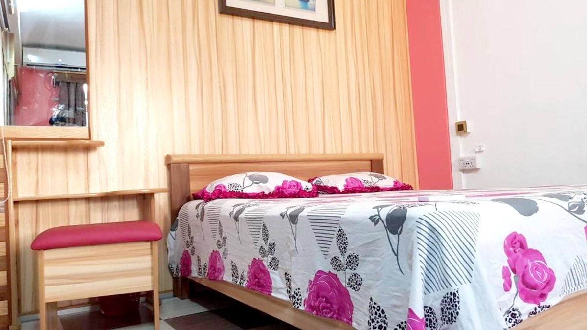 Souillac Apartment | Homerez - Beautiful appartement for 3 ppl. with terrace and balcony at Souillac