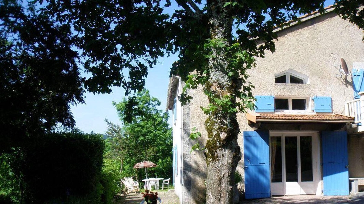 Lacrouzette House | Homerez - Beautiful house for 5 ppl. with garden and terrace at Lacrouzette