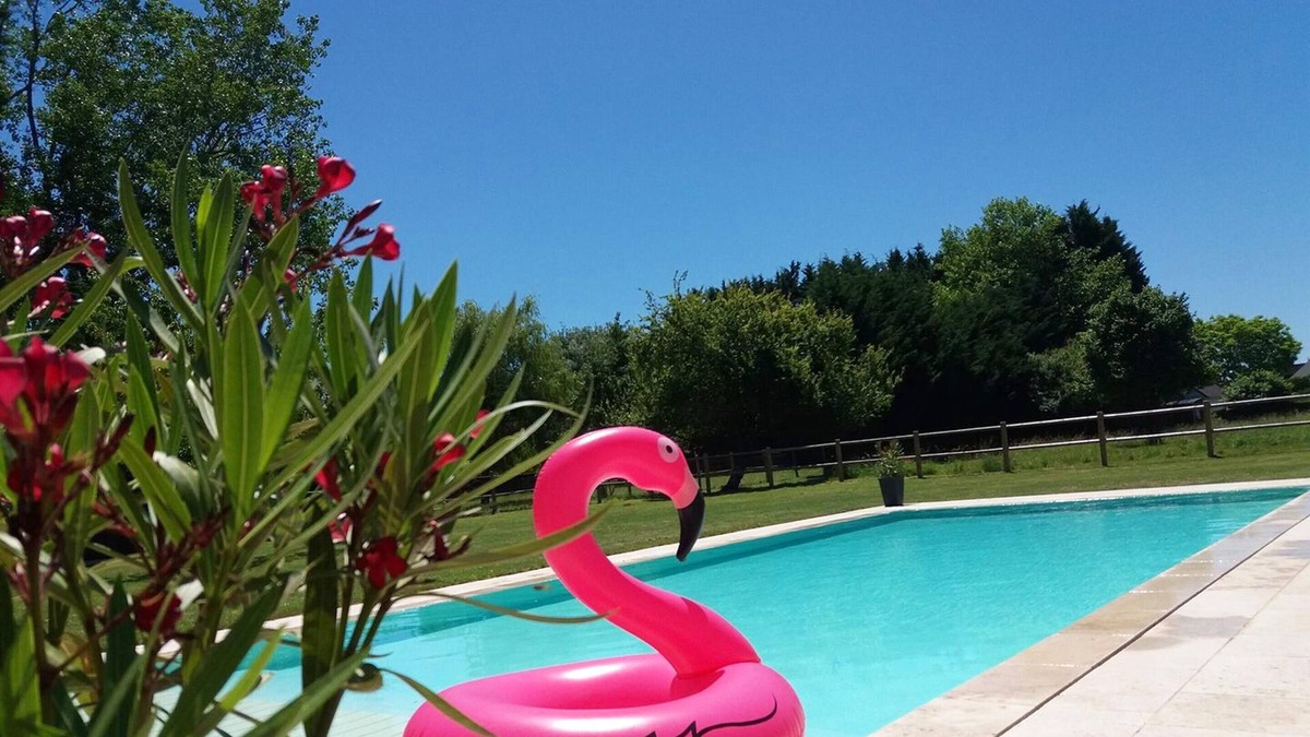 Saint-Roch House | Homerez - Beautiful house for 4 ppl. with shared pool and garden at Saint-Roch