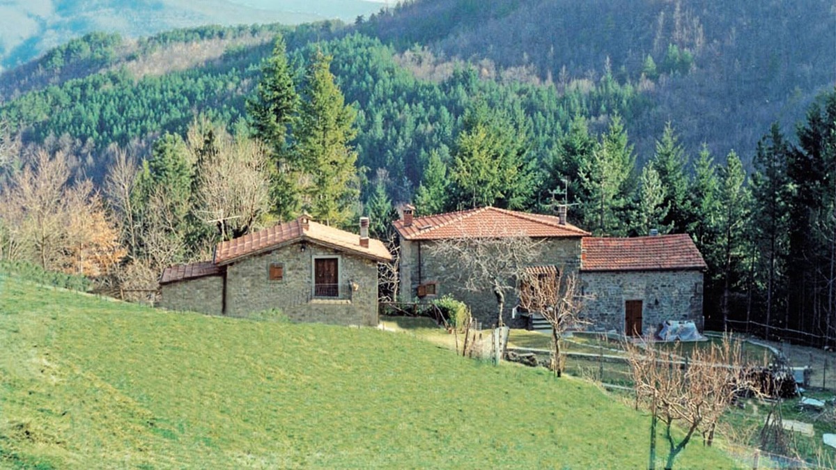Moggiana House | Homerez - Beautiful house for 4 ppl. with shared pool and terrace at Bibbiena