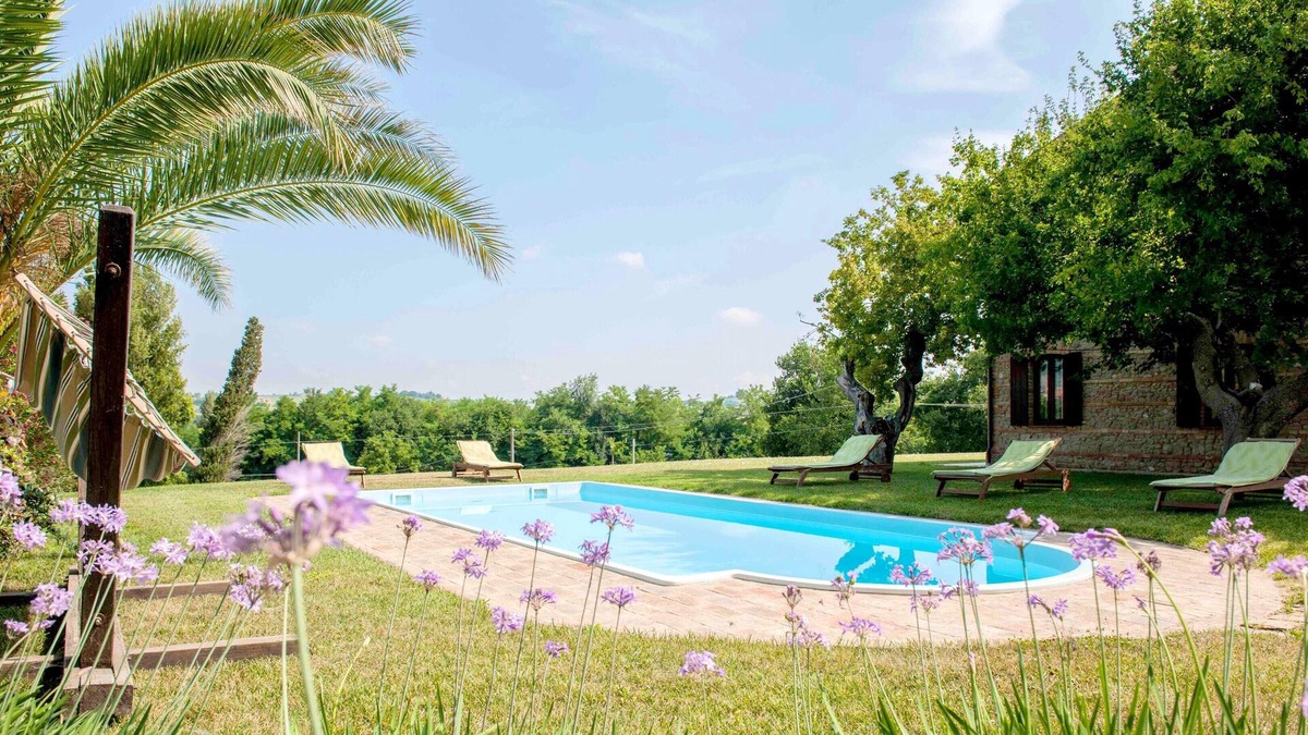 Castelbellino Apartment | Homerez - Beautiful appartement for 8 ppl. with shared pool at Castelbellino