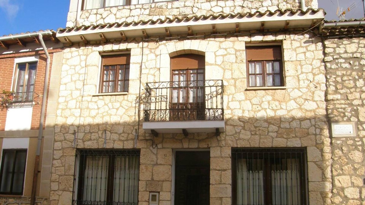Banos de Valdearados House | Homerez - Big house for 10 ppl. with terrace and balcony at Baños de Valdearados