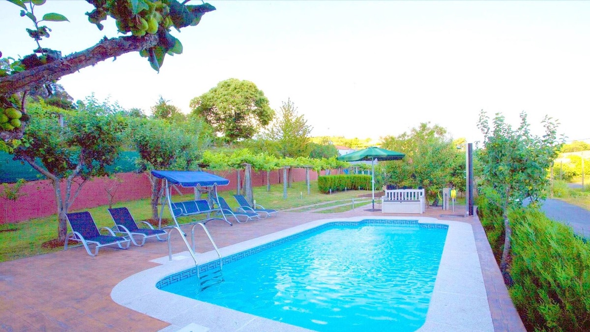 Cuntis House | Homerez - Big house 18 km away from the beach for 12 ppl. with swimming-pool