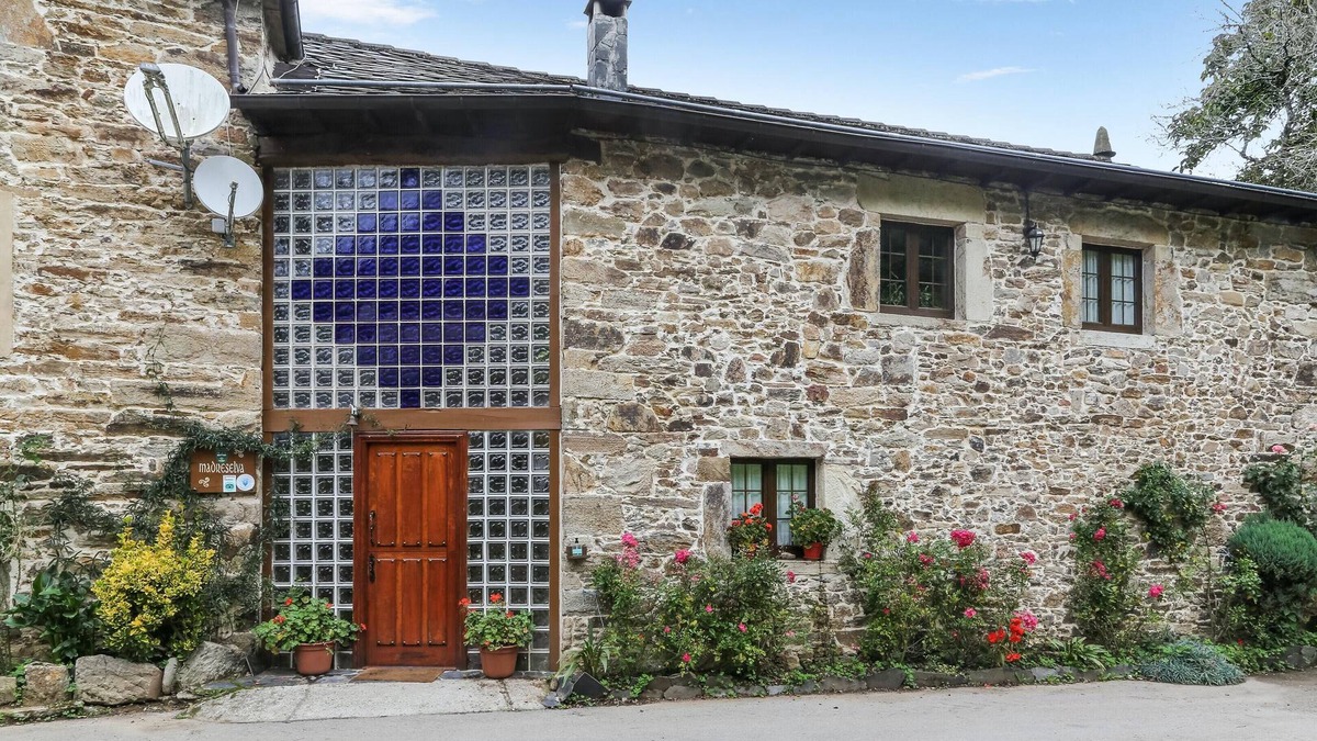 Yerbo House | Homerez - Big house for 12 ppl. with jacuzzi and terrace at Tineo
