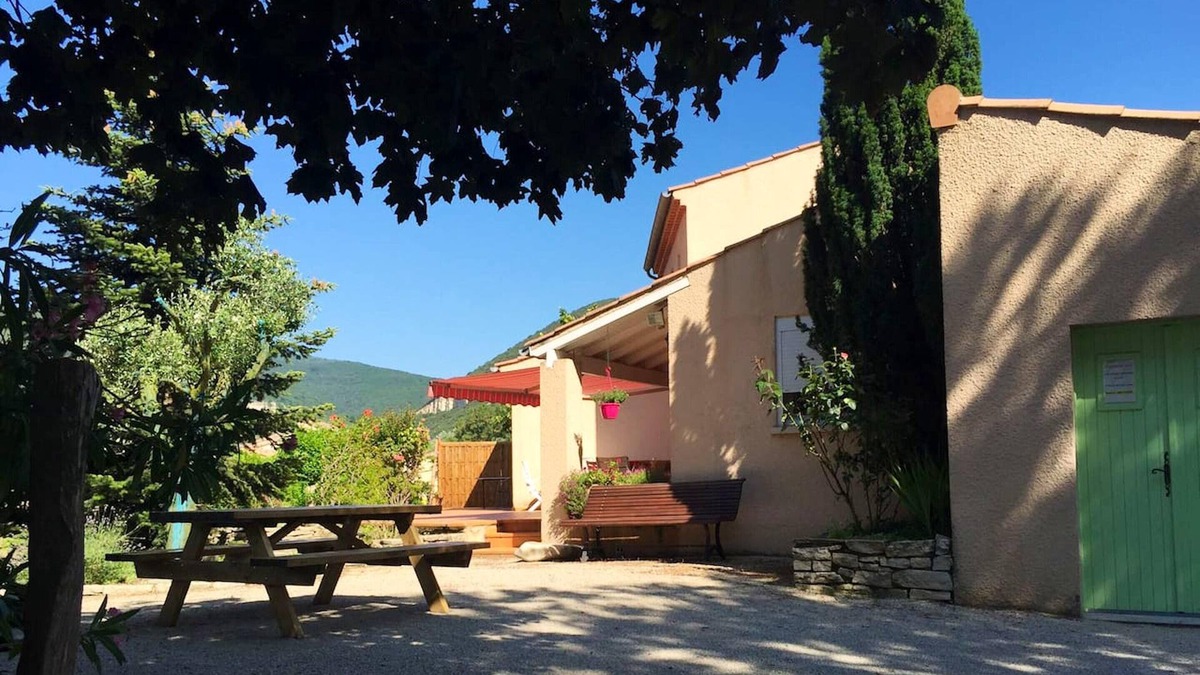 Cruas House | Homerez - Big house for 9 ppl. with shared pool and terrace at Cruas