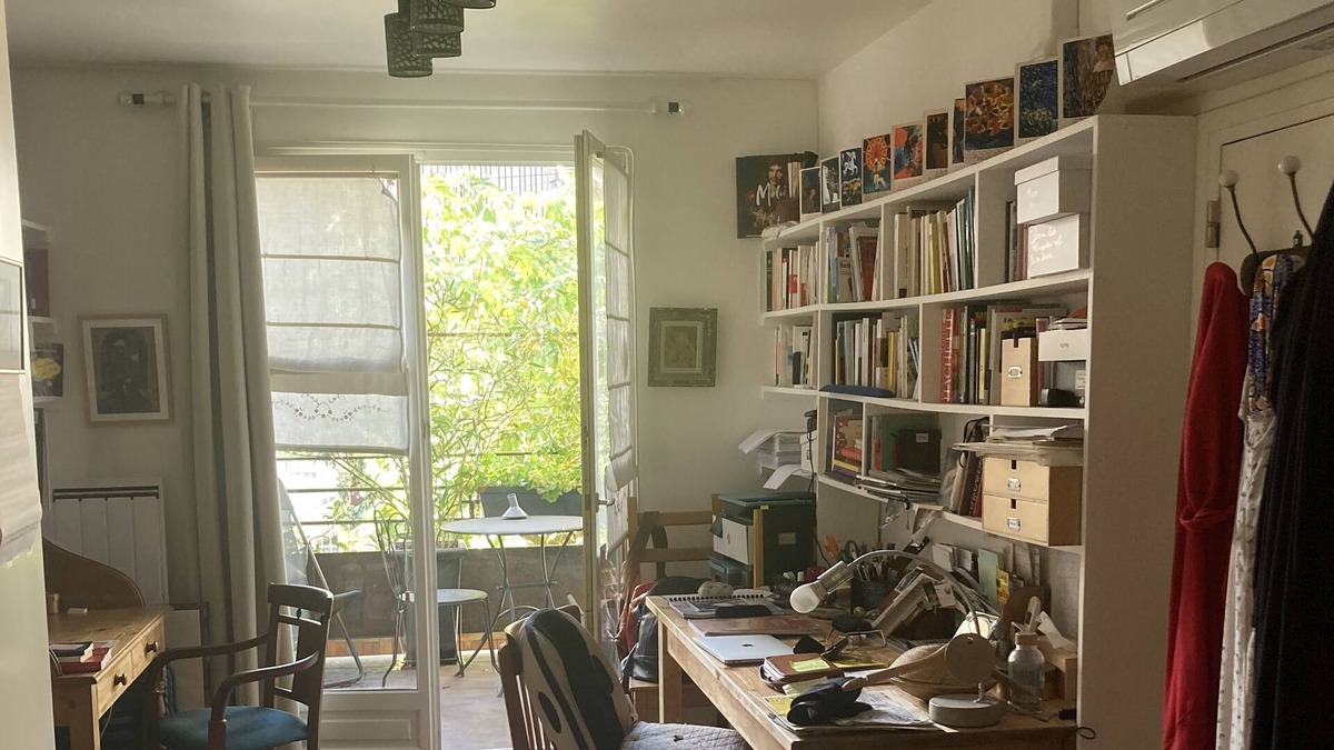 Montreuil House | Homerez - Big house for 10 ppl. with terrace and balcony at Montreuil