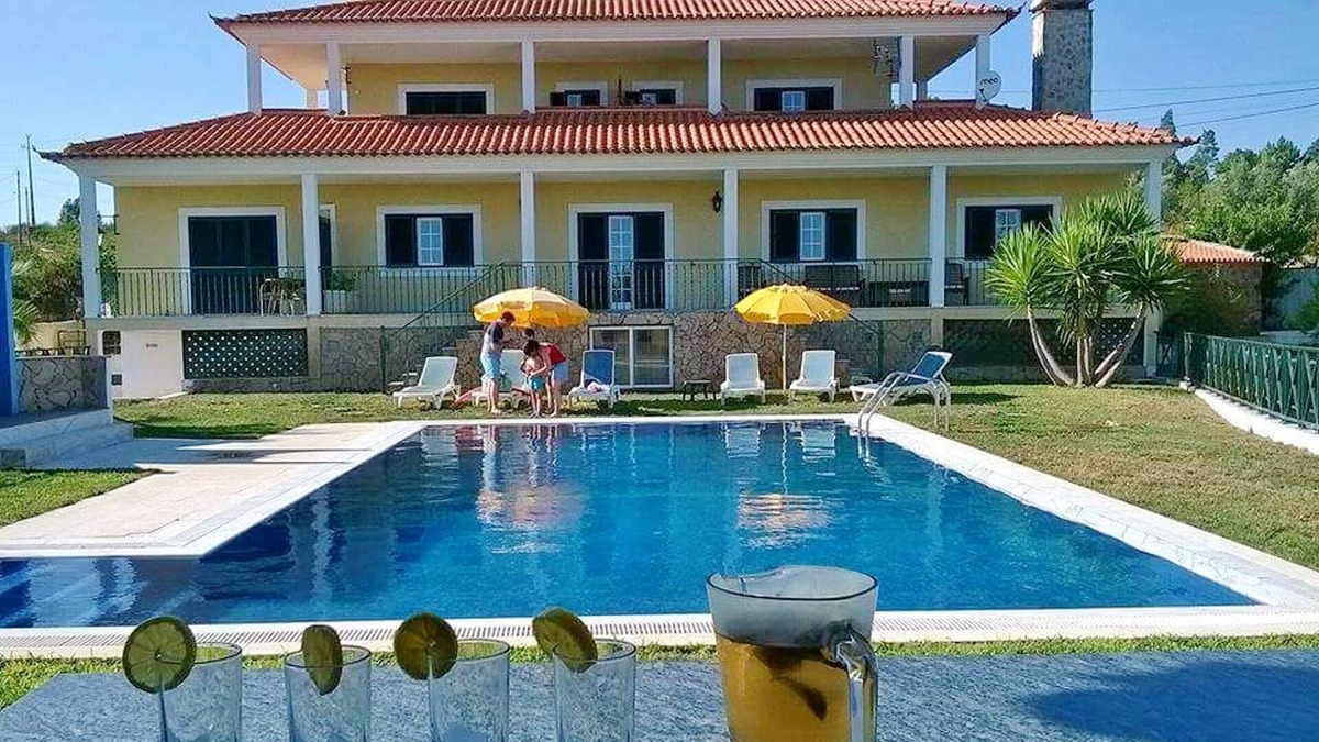 Vilar da Mo Villa | Homerez - Big villa 10 km away from the beach with swimming-pool and jacuzzi